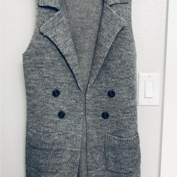 Long Knitted Collared Vest. Grey/SM - Picture 3 of 13